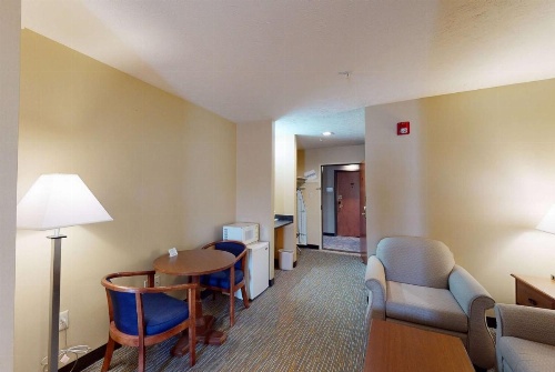 Ramada by Wyndham Strasburg image 21