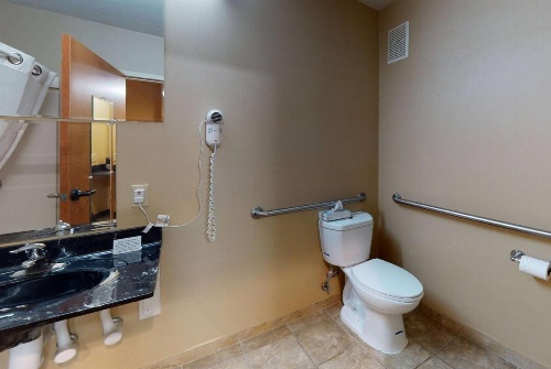 Ramada by Wyndham Strasburg image 24