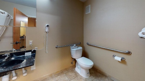 Ramada by Wyndham Strasburg image 45